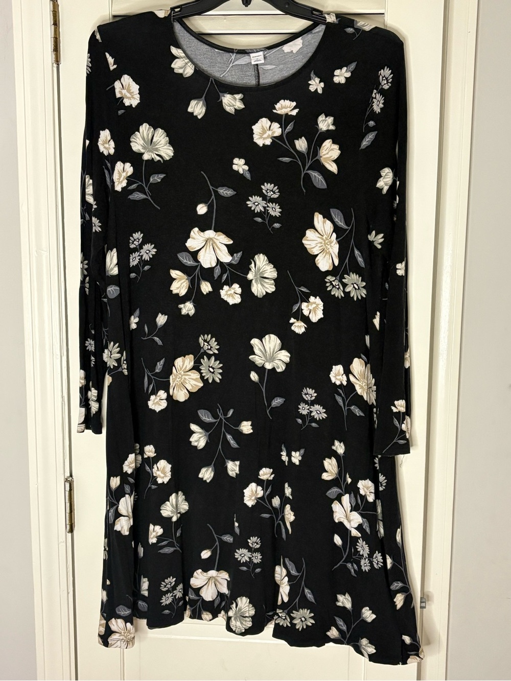Old Navy Black Floral Long-Sleeve Dress